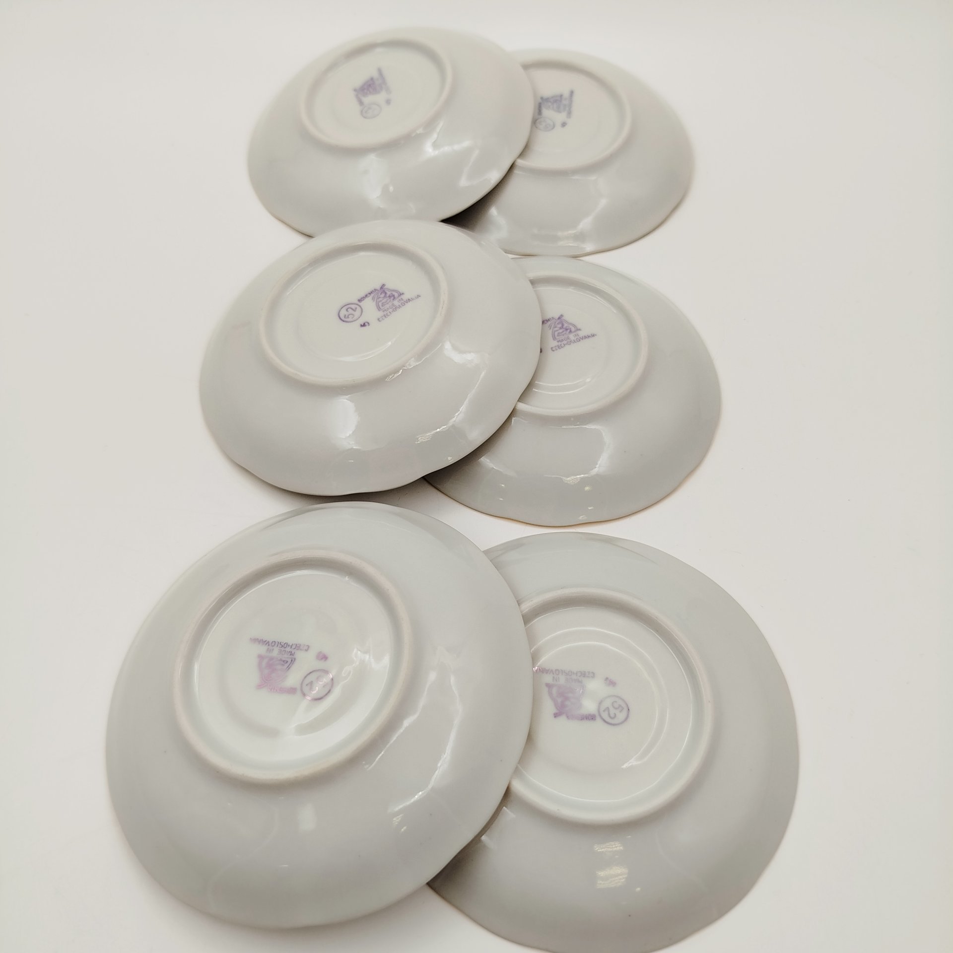 Набор кофейных пар с декором в виде распустившегося цветка розы (на 6 персон), мануфактура Bohemia Ceramic Works, фарфор, деколь, золочение, Чехословакия, 1960-1980 гг.