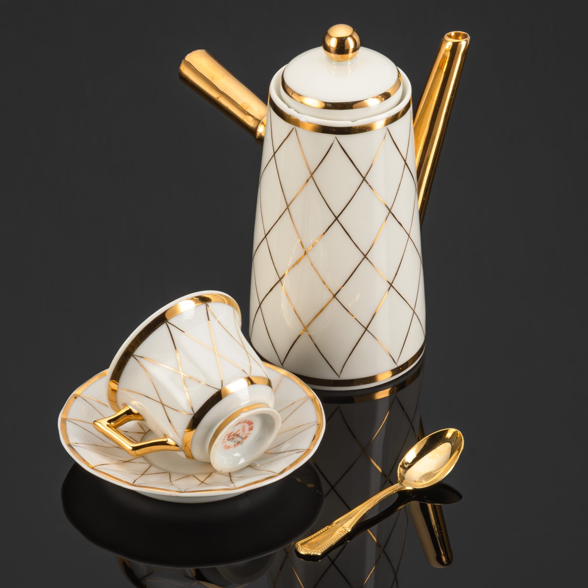 Набор на одну персону для подачи кофе/шоколада, фарфор, золочение, Limoges, Франция, 1930-1950 гг.