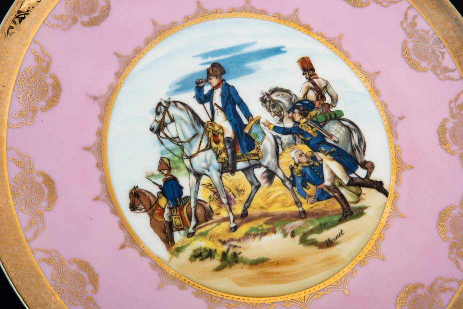Настенная тарелка по картине "Битва при Ваграме 6 июля 1809" (фрагмент), автор Эмиль Жан Орас Верне, Hutschenreuther (Хутченройтер)