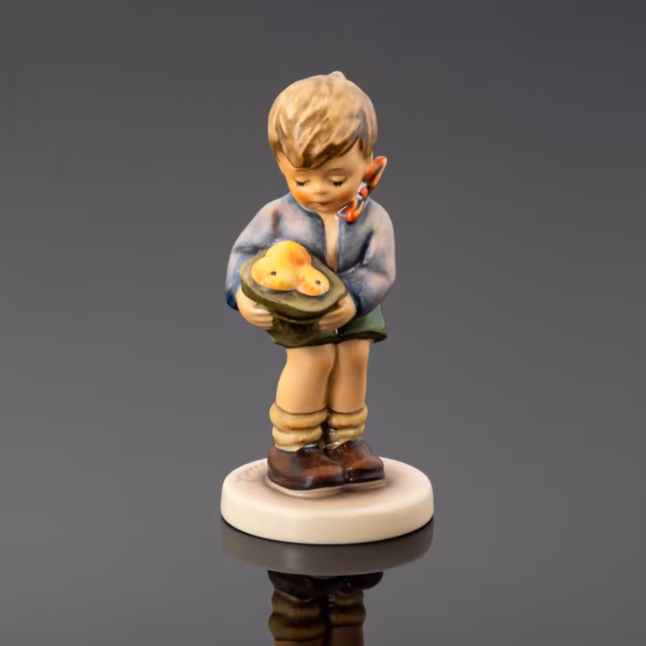 Статуэтка "Мальчик с яблоками", Goebel Hummel