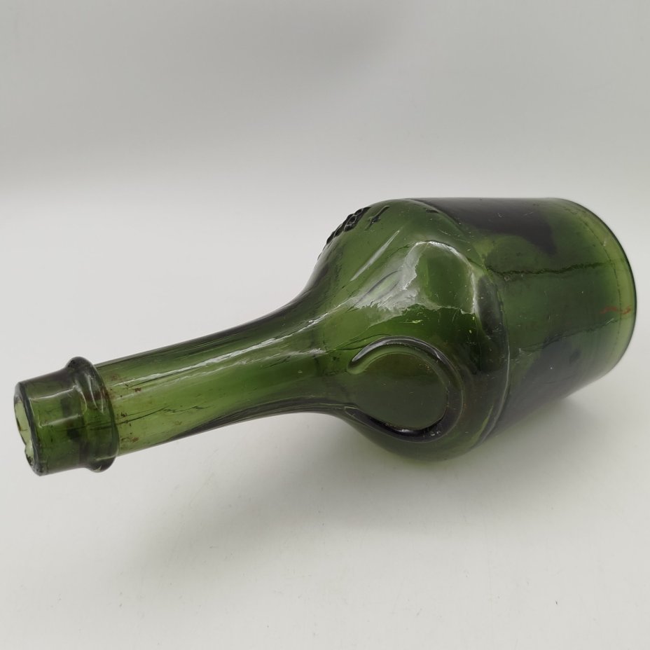 Бутылка из-под ликёра "Benedictine", стекло, Западная Европа, 1900-1940 гг.