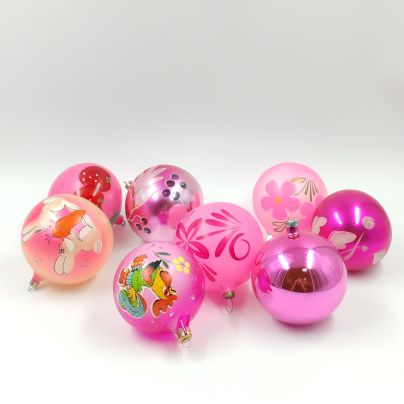 Набор из 8-ми елочных шаров, украшенных изображением снежинок, растений и зверей, стекло, металл, краска, СССР, 1970-1990 гг.