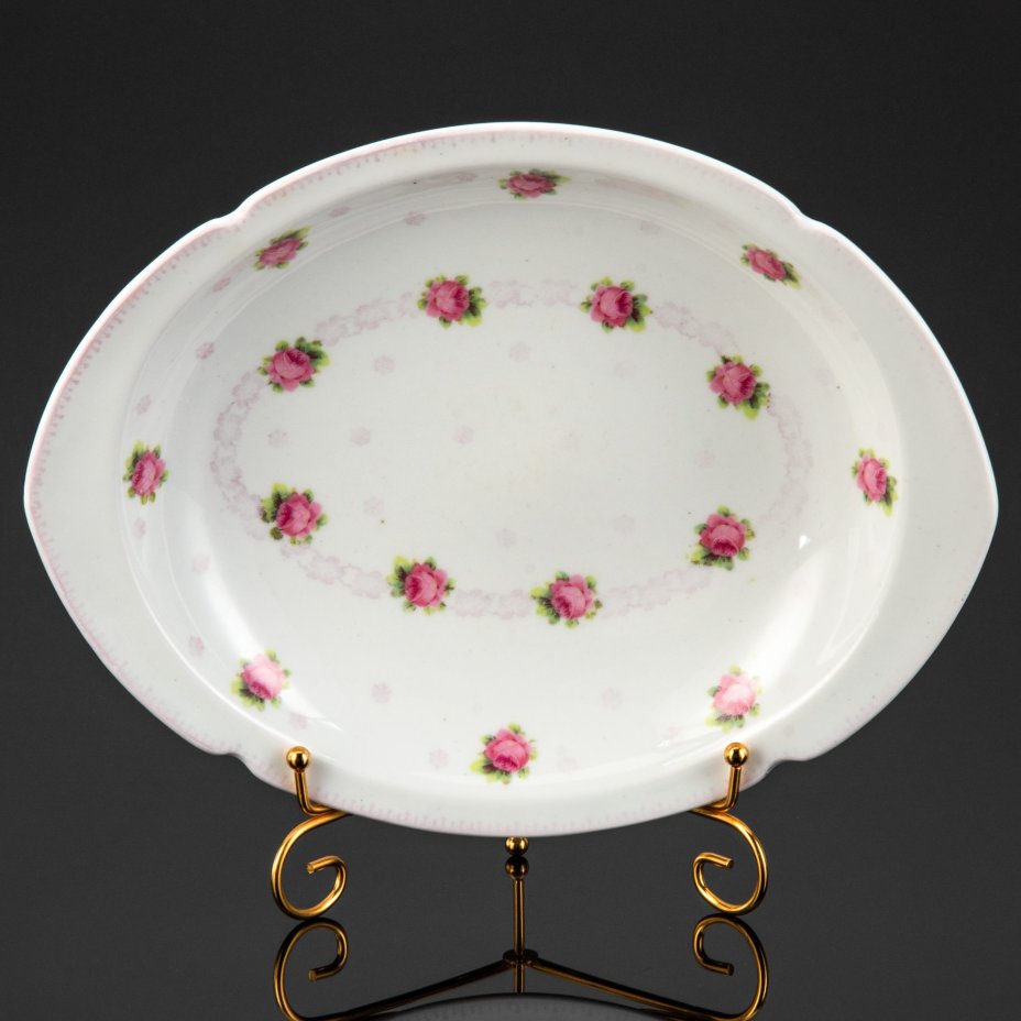 Блюдо углубленное с декором в виде роз, фарфор, деколь, Фарфоровая фабрика Гарднера, Российская империя, 1870-1890 гг.