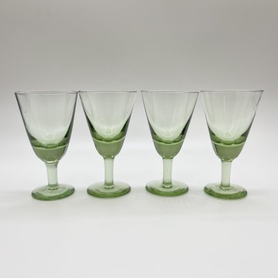Набор рюмок на 4 персоны, цветное стекло