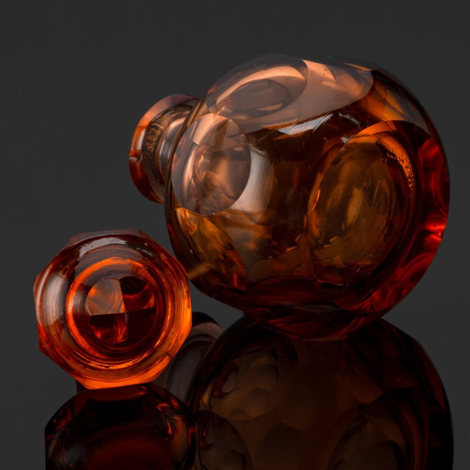 Флакон парфюмерный карамельного оттенка, украшенный округлыми линзами,  Landeskronen Kristall Siebert & Marquardt Görlitz
