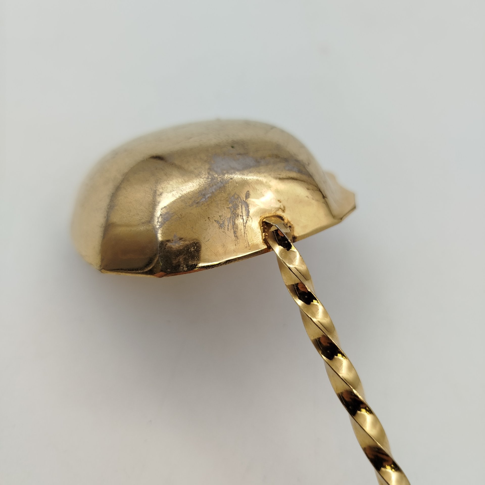 Ложка (половник) для соуса с витиеватой ручкой, латунь, Европа, 1970-1990 гг.