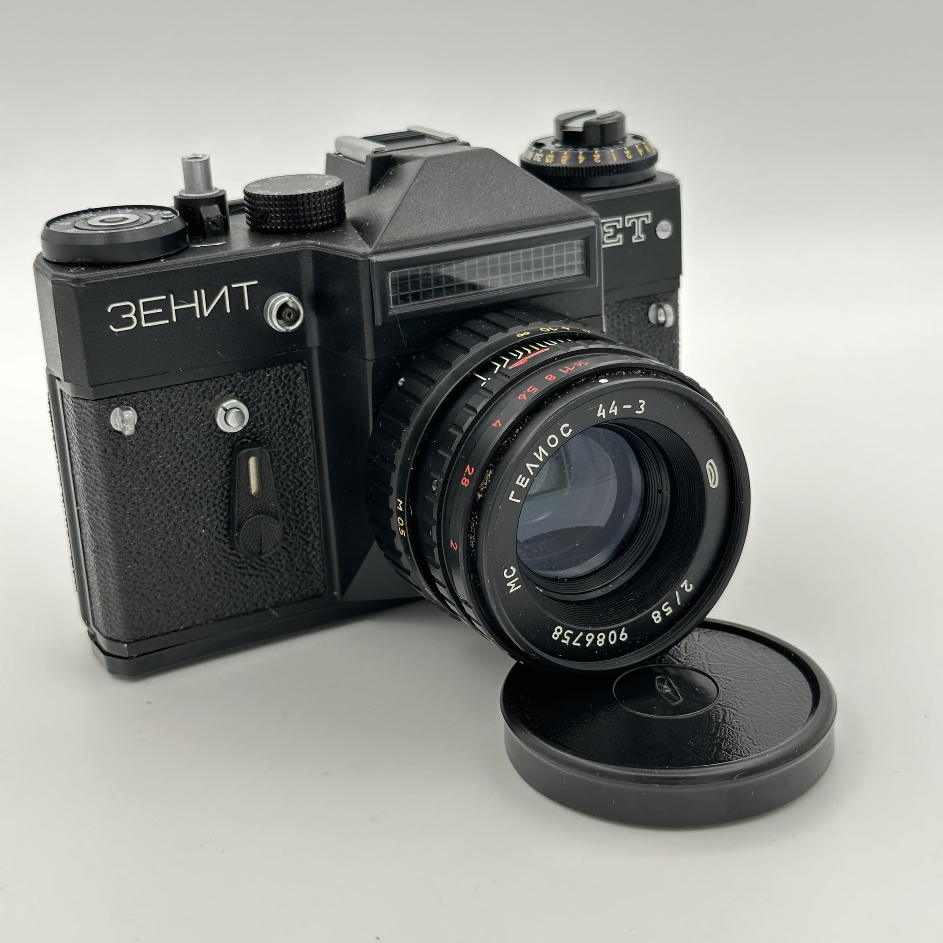 Фотоаппарат "Зенит-ЕТ" c объективом "Гелиос-44-3" в оригинальном кофре и коробке, Белорусское оптико-механическое объединение (БелОМО)