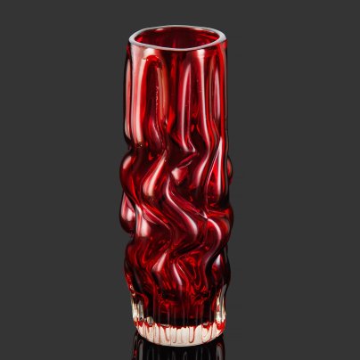 Ваза малинового оттенка, автор Pavel Hlava (Павел Хлава), цветное стекло, гутная техника, Crystalex, г. Нови-Бор (Новый Бор), Чехословакия, 1960-1970 гг.