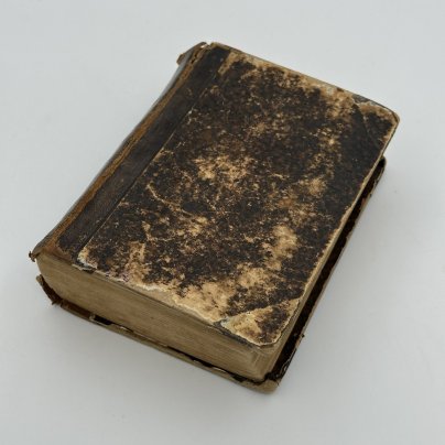 Книга "Nouveau dictionnaire de poche francais-allemand et allemand- francais" ("Новый карманный словарь французско-немецкий и немецко-французский"), Otto Holtze, бумага, печать, картон, кожа