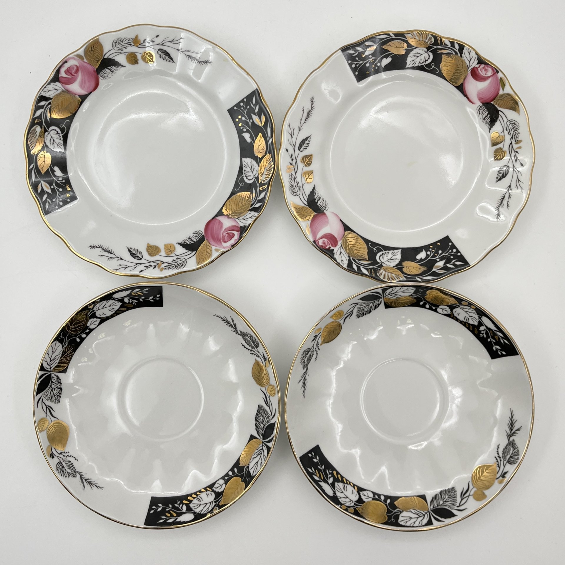 Сервиз чайный "Роза в вечернем саду" на 2 персоны (11 предметов), форма "Тюльпан", автор формы С.Е. Яковлева, автор росписи Л.Р. Афанасьева, фарфор, роспись, деколь, золочение, Ленинградский фарфоровый завод (ЛФЗ), СССР, 1986-1991 гг.