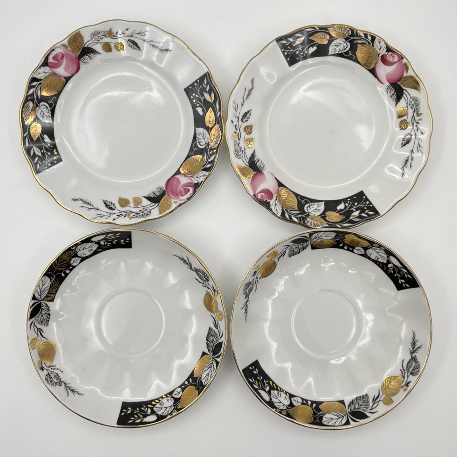 Сервиз чайный "Роза в вечернем саду" на 2 персоны (11 предметов), форма "Тюльпан", автор формы С.Е. Яковлева, автор росписи Л.Р. Афанасьева, фарфор, роспись, деколь, золочение, Ленинградский фарфоровый завод (ЛФЗ), СССР, 1986-1991 гг.