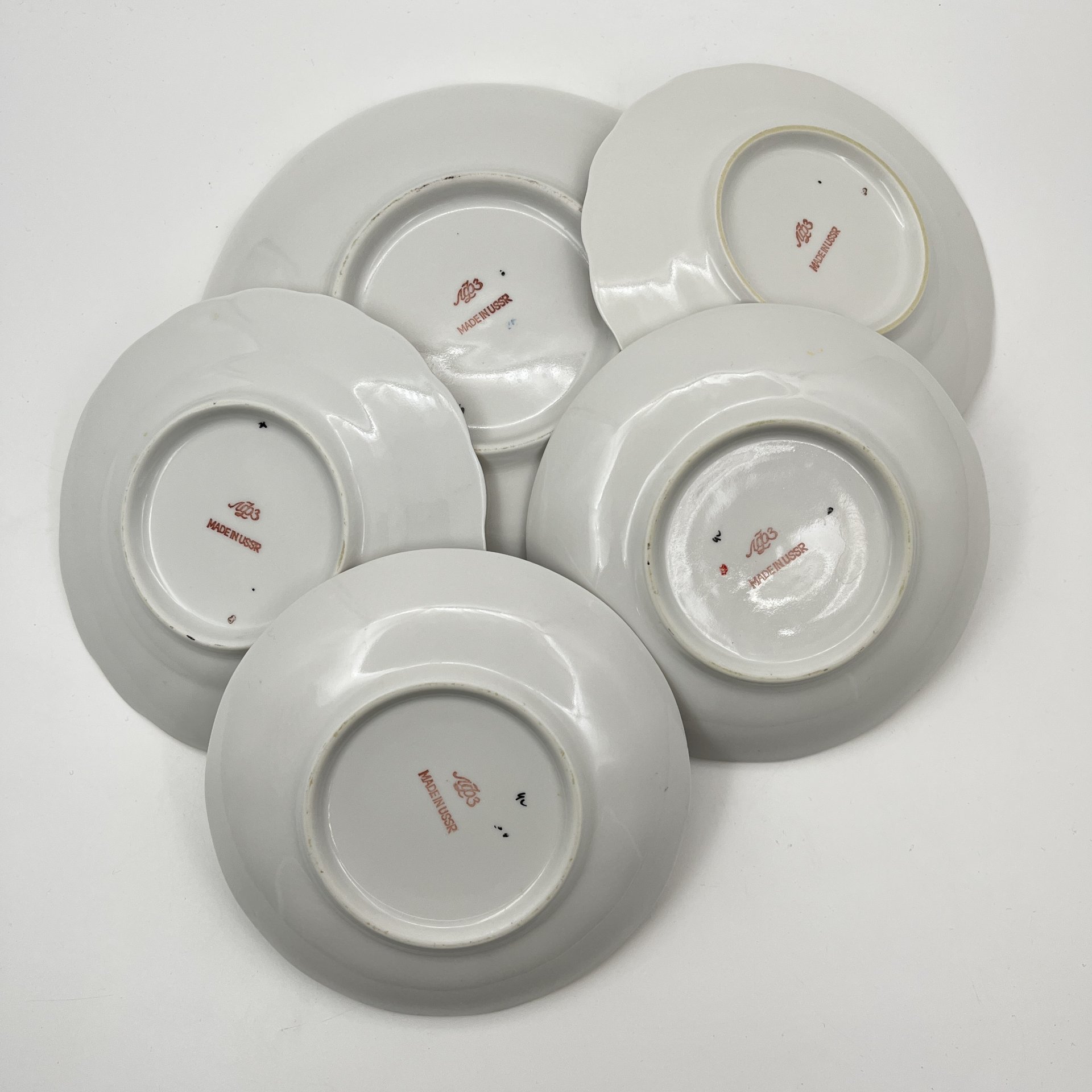 Сервиз чайный "Роза в вечернем саду" на 2 персоны (11 предметов), форма "Тюльпан", автор формы С.Е. Яковлева, автор росписи Л.Р. Афанасьева, фарфор, роспись, деколь, золочение, Ленинградский фарфоровый завод (ЛФЗ), СССР, 1986-1991 гг.