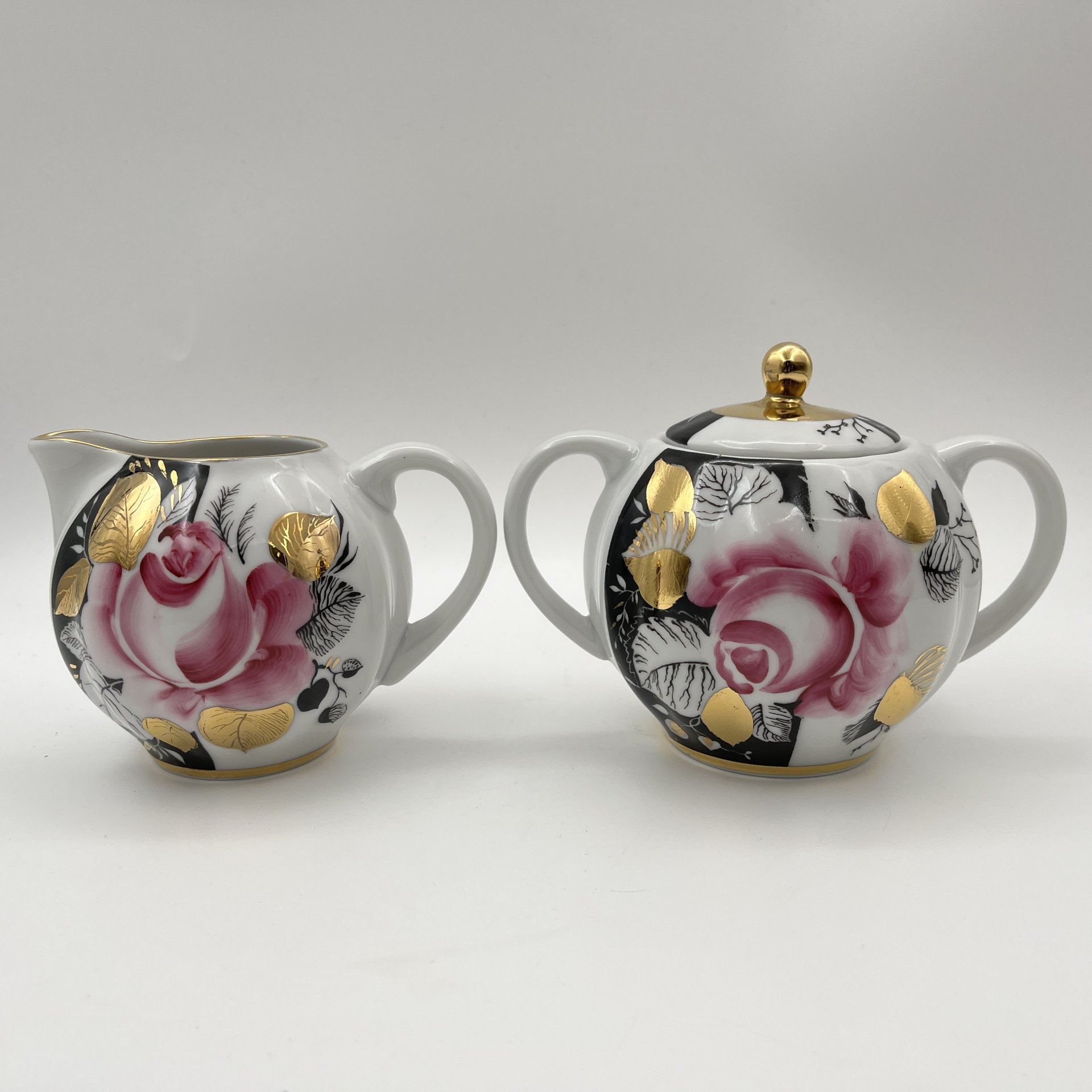 Сервиз чайный "Роза в вечернем саду" на 2 персоны (11 предметов), форма "Тюльпан", автор формы С.Е. Яковлева, автор росписи Л.Р. Афанасьева, фарфор, роспись, деколь, золочение, Ленинградский фарфоровый завод (ЛФЗ), СССР, 1986-1991 гг.