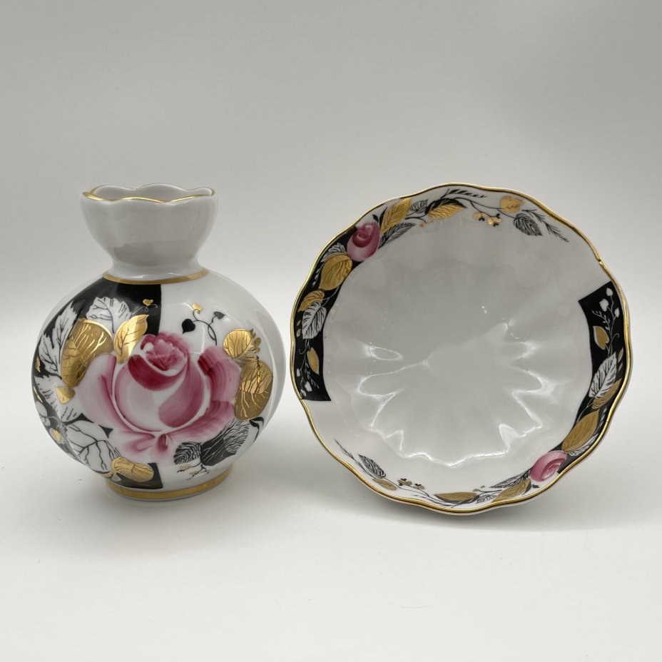 Сервиз чайный "Роза в вечернем саду" на 2 персоны (11 предметов), форма "Тюльпан", автор формы С.Е. Яковлева, автор росписи Л.Р. Афанасьева, фарфор, роспись, деколь, золочение, Ленинградский фарфоровый завод (ЛФЗ), СССР, 1986-1991 гг.