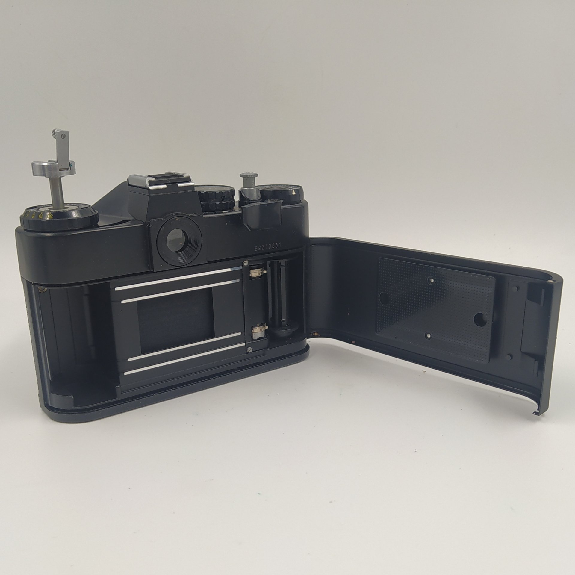 Фотоаппарат "Зенит-11" с объективом "Гелиос-44М-4" в оригинальном кофре, металл, стекло, пластик, кожа, Красногорский механический завод (КМЗ), СССР, 1989 г.