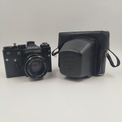 Фотоаппарат "Зенит-11" с объективом "Гелиос-44М-4" в оригинальном кофре, Красногорский механический завод (КМЗ)