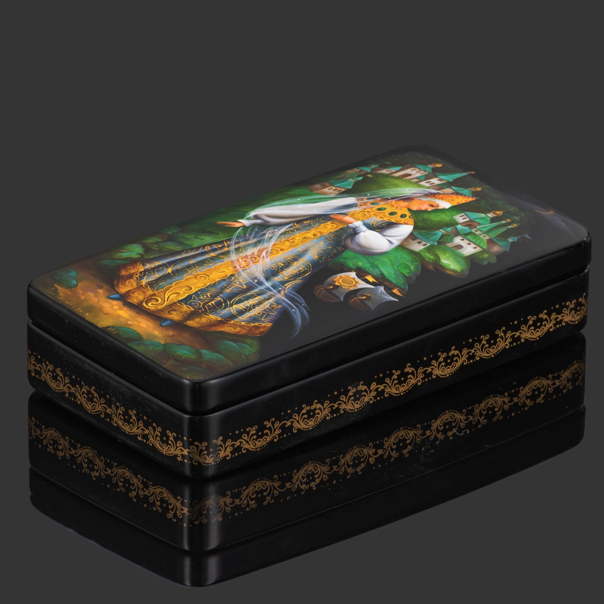 Шкатулка "Любава", автор Бобровник А.С., папье-маше, роспись, лак,  перламутр, сусальное золото, Федоскинская фабрика миниатюрной живописи (Федоскино), Российская Федерация, 2012 г.