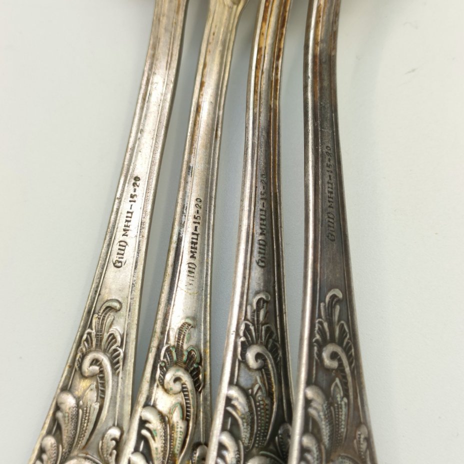 Набор из 4-х столовых ложек с растительным декором, мНЦ (медь-никель-цинк), штамповка, Вольнянский завод столовых приборов им. Шевченко (ЗiШ, ЗиШ), СССР, 1961-1991 гг.