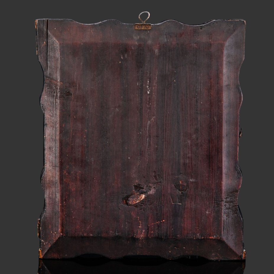 Икона "Господь Вседержитель" с орнаментальным декором на полях, в киоте