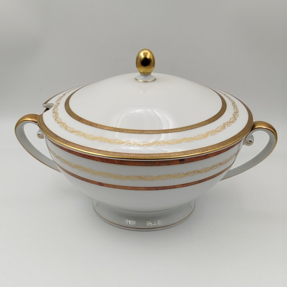 Супница/терина для горячих блюд с растительным декором, серия "Charleroi-Bruxelles", фарфор, золочение, Tirschenreuth, Германия, 1969-1990 гг.