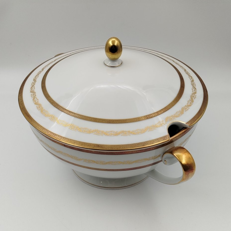 Супница/терина для горячих блюд с растительным декором, серия "Charleroi-Bruxelles", фарфор, золочение, Tirschenreuth, Германия, 1969-1990 гг.