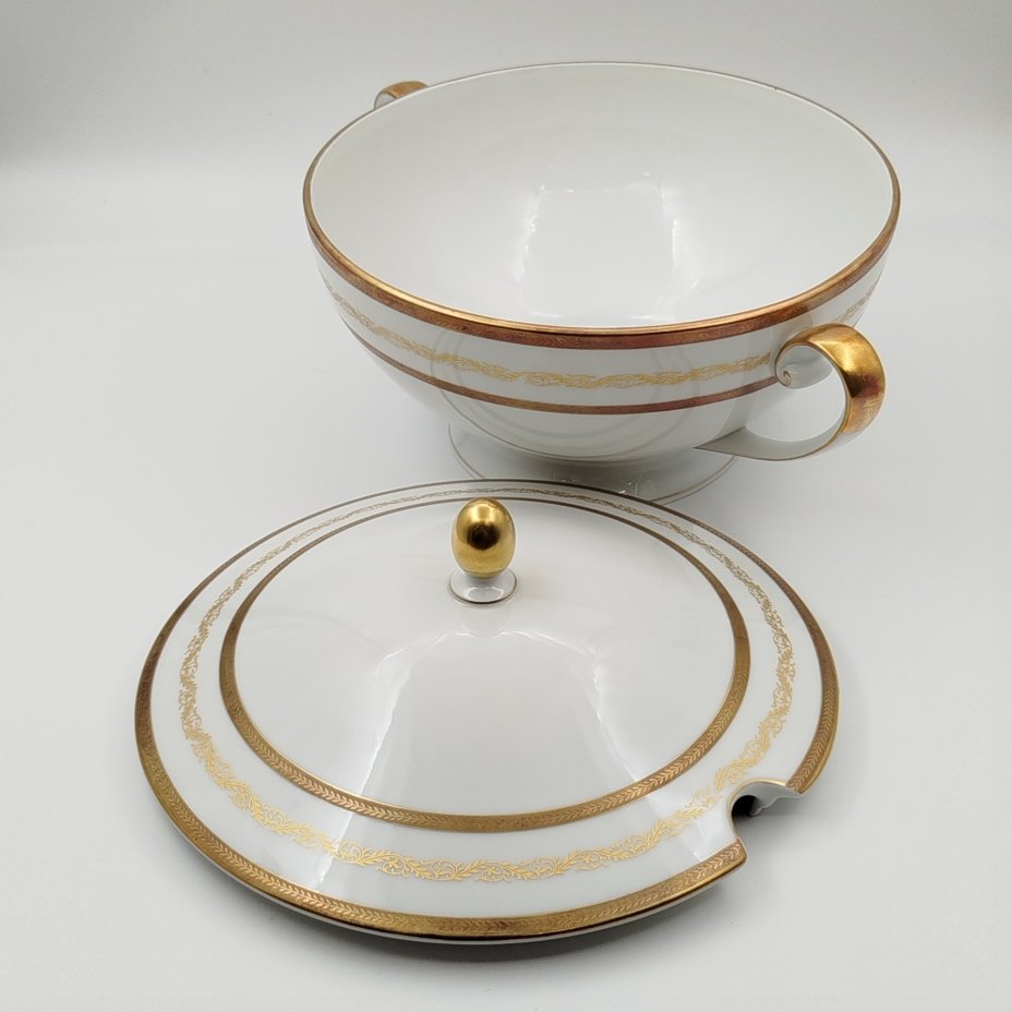 Супница/терина для горячих блюд с растительным декором, серия "Charleroi-Bruxelles", фарфор, золочение, Tirschenreuth, Германия, 1969-1990 гг.