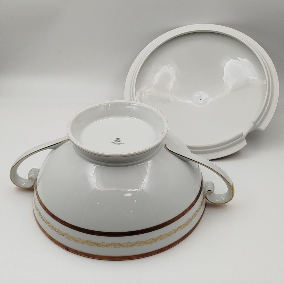 Супница/терина для горячих блюд с растительным декором, серия "Charleroi-Bruxelles", фарфор, золочение, Tirschenreuth, Германия, 1969-1990 гг.