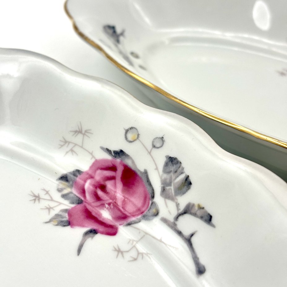 Набор из 2-х блюд (селёдочниц), украшенных изображением розы, фарфор, деколь, золочение, Karolina (Фарфоровая мануфактура «Каролина», Польша), Польша, 1980-1990 гг.