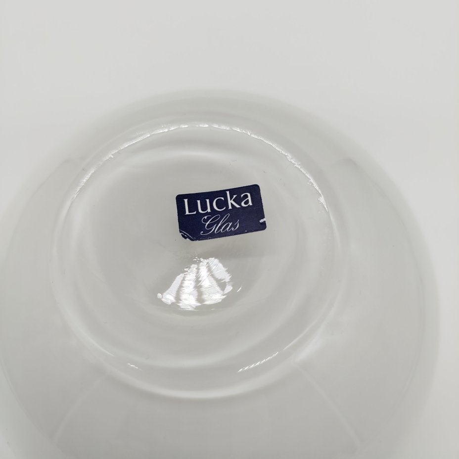 Ваза округлой формы белого оттенка,  "Lucka glass", стекло, нацвет, Чехия, 1990-2010 гг.