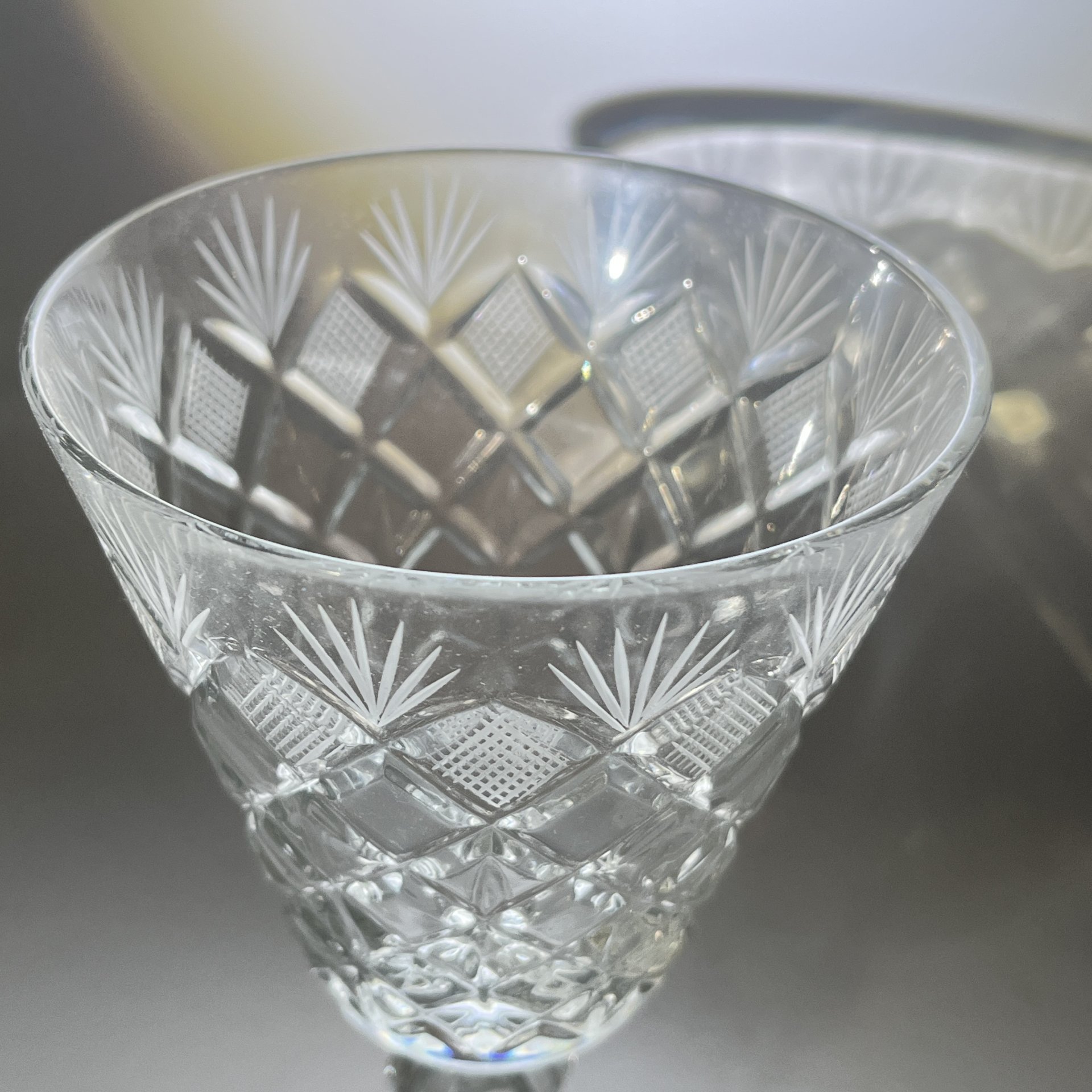 Набор бокалов на 2 персоны с резным геометрическим декором, хрусталь, пресс, алмазная грань, СССР, 1970-1990 гг.