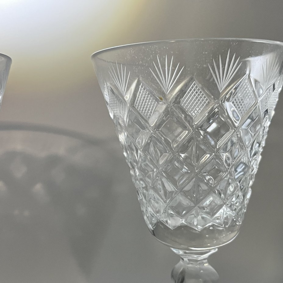 Набор бокалов на 2 персоны с резным геометрическим декором