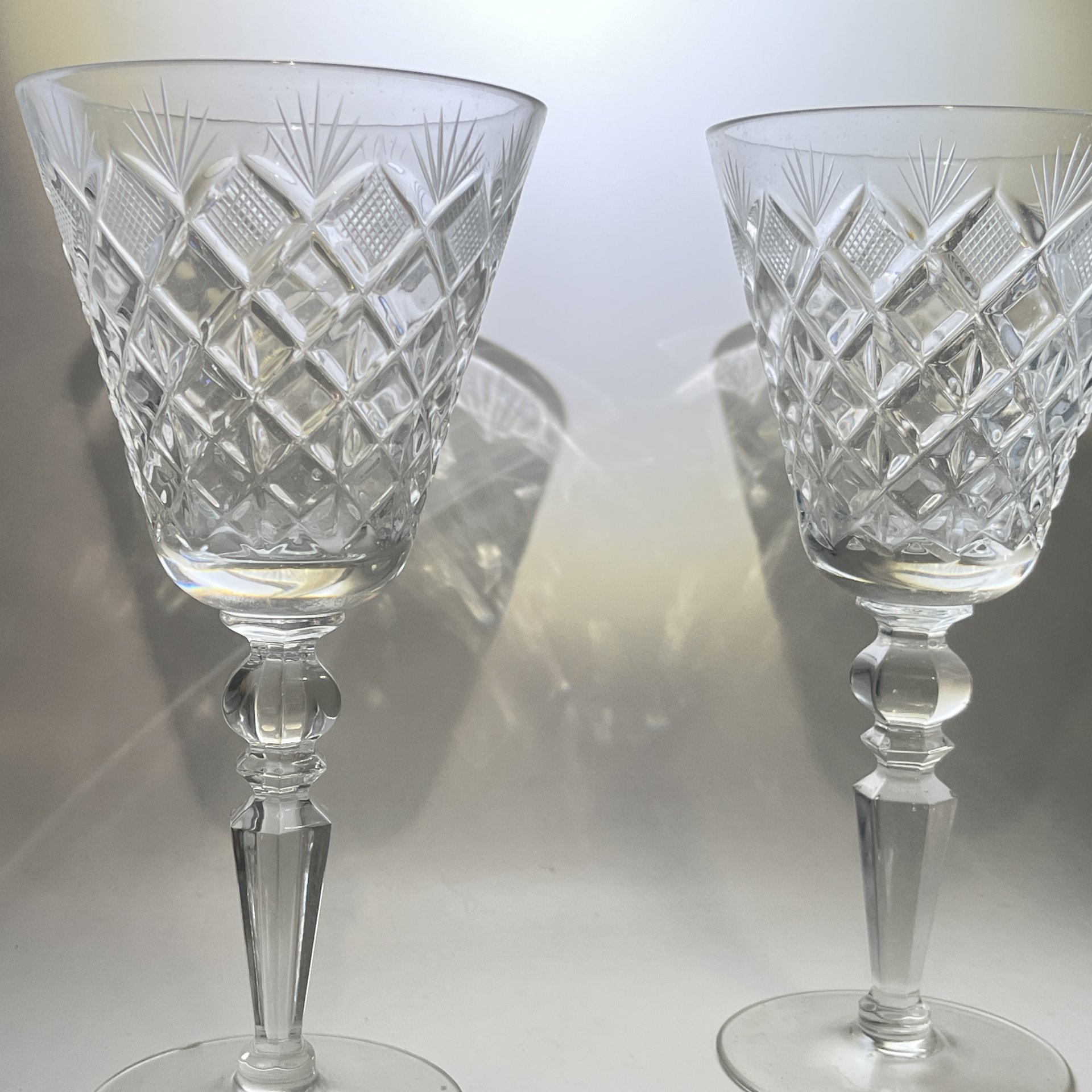 Набор бокалов на 2 персоны с резным геометрическим декором, хрусталь, пресс, алмазная грань, СССР, 1970-1990 гг.