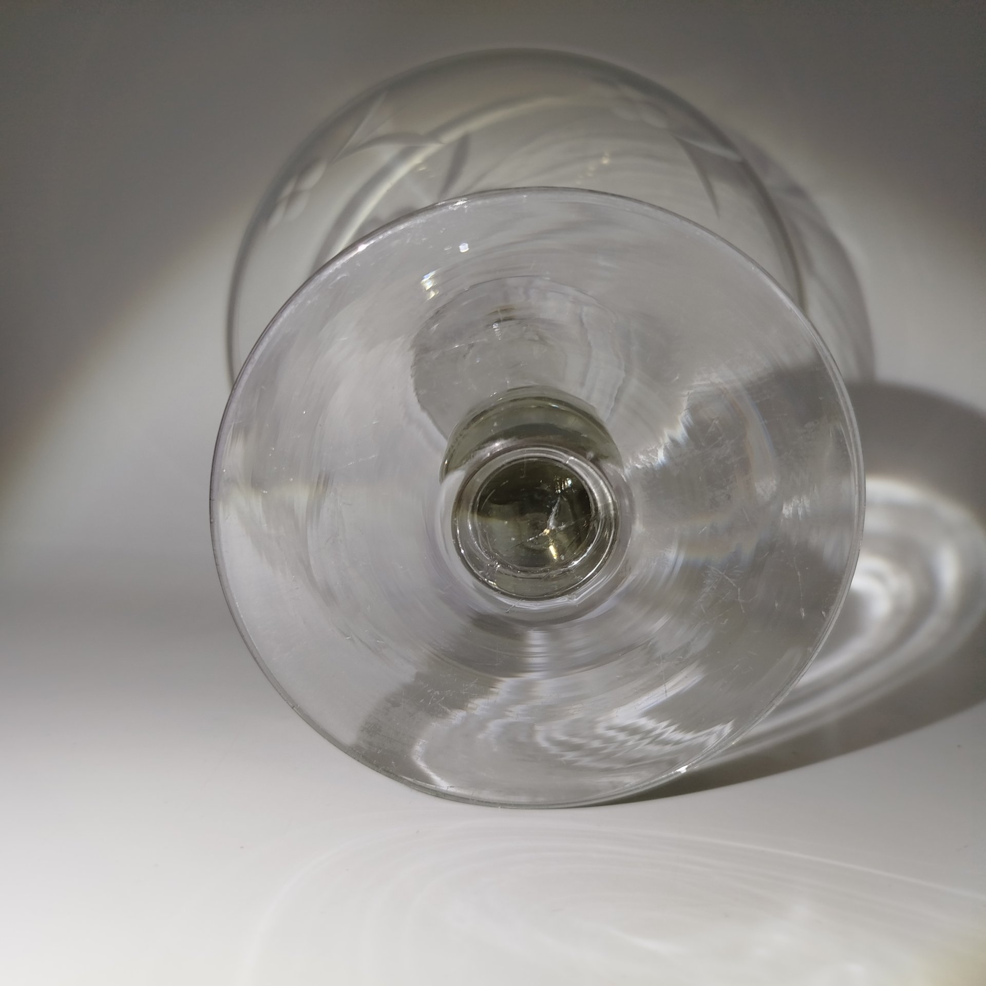 Ваза на ножке (фруктовница) с растительным декором на чаше, стекло, резьба, СССР, 1950-1980 гг.