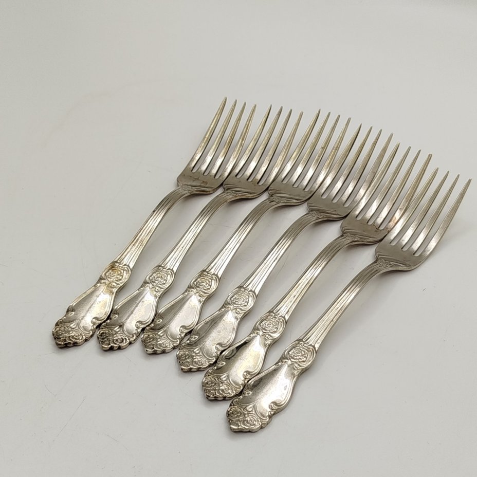 Набор из шести десертных вилок "Серебряная роза", мНЦ (медь-никель-цинк), Кольчугинский завод цветных металлов, СССР, 1970-1990 гг.