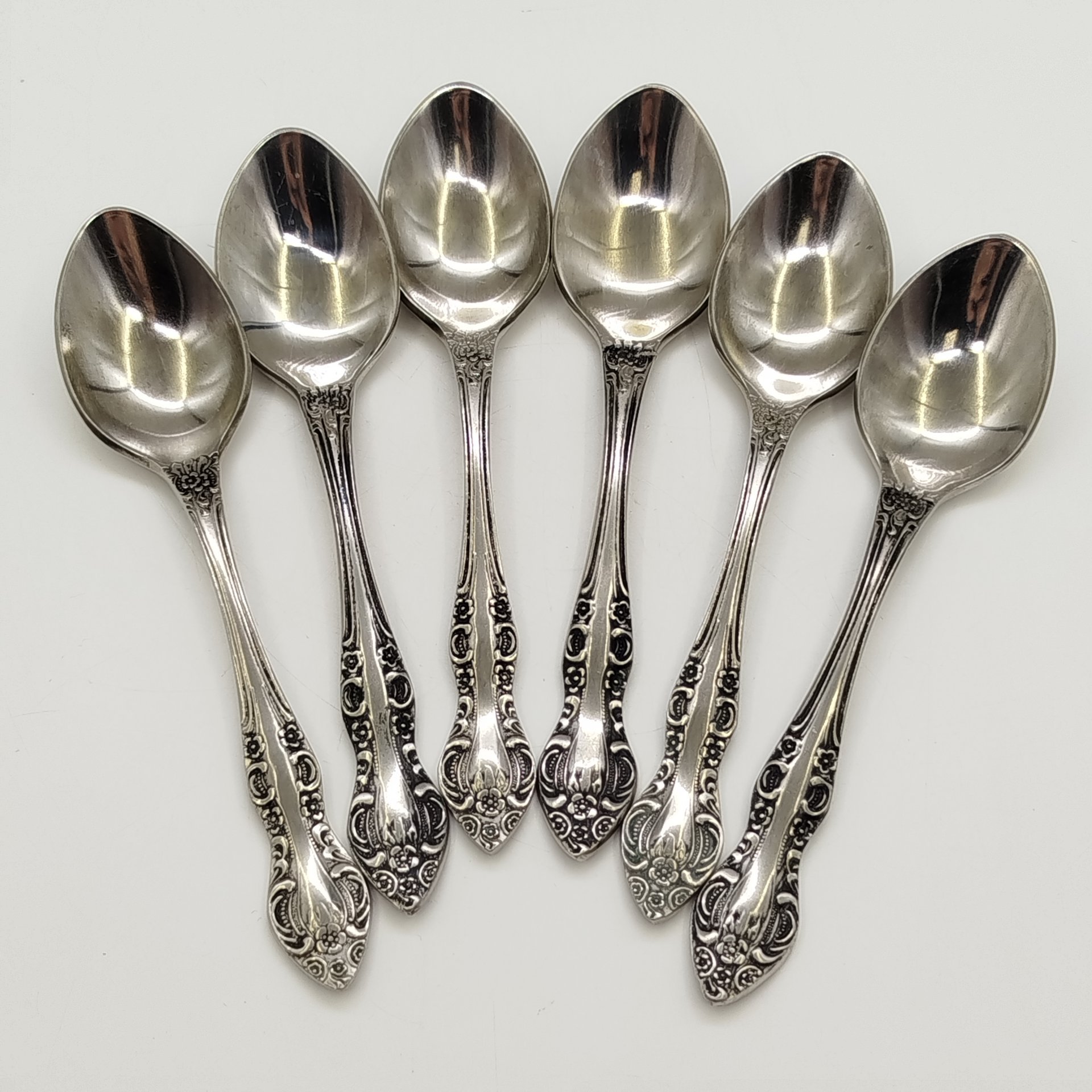 Набор чайных ложек на 6 персон с цветочным декором на черенках, нержавеющая сталь, Кировский завод, СССР