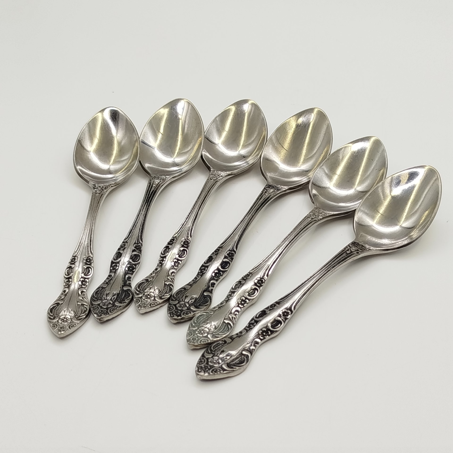 Набор чайных ложек на 6 персон с цветочным декором на черенках, нержавеющая сталь, Кировский завод, СССР