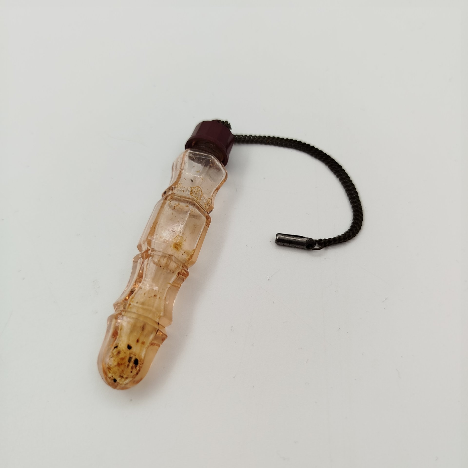 Флакон для духов, стекло, пластик (крышка), металл (цепь), Германия, 1960-1980 гг.