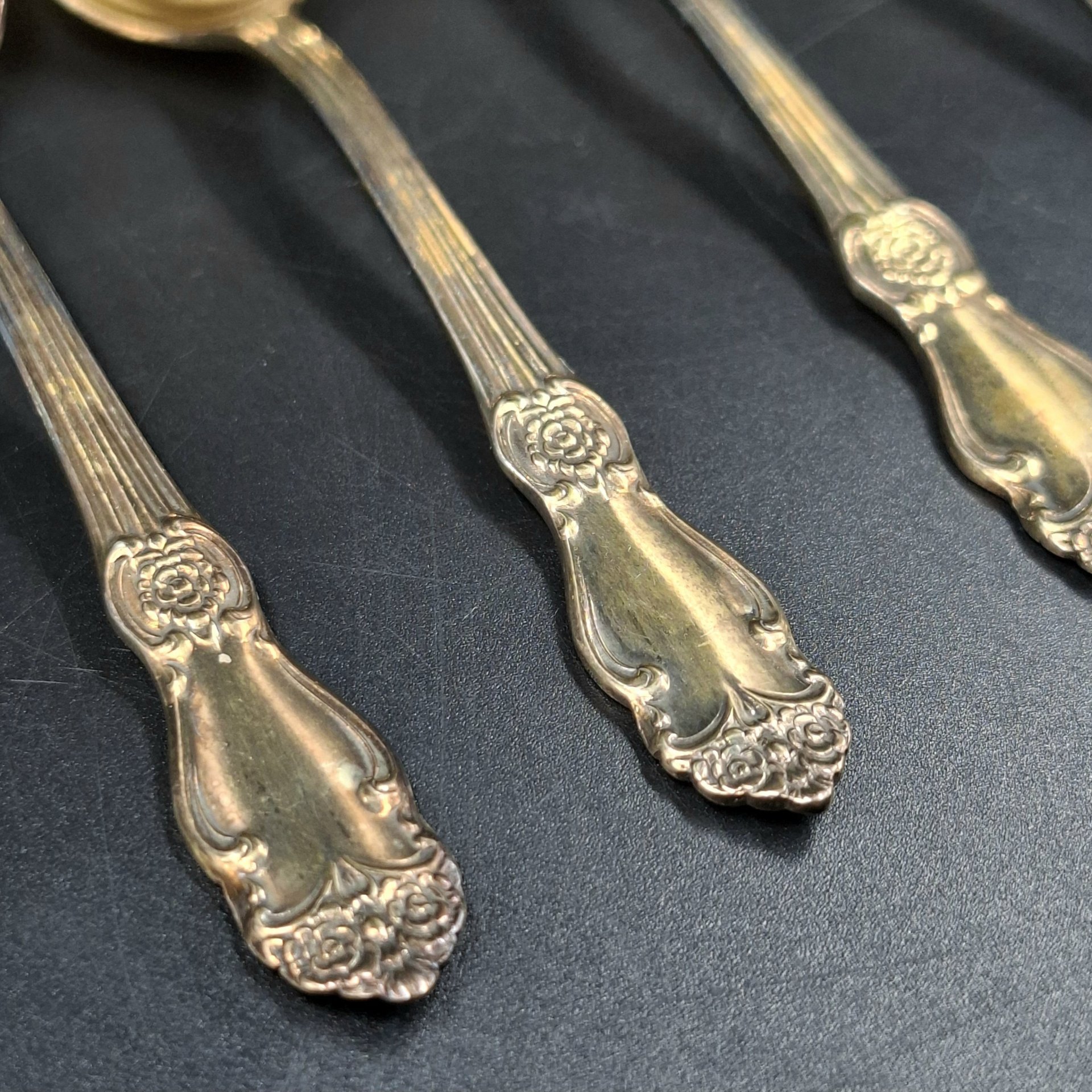 Набор из шести кофейных ложек "Серебряная роза", мНЦ (медь-никель-цинк), золочение, Кольчугинский завод цветных металлов, СССР, 1970-1990 гг.