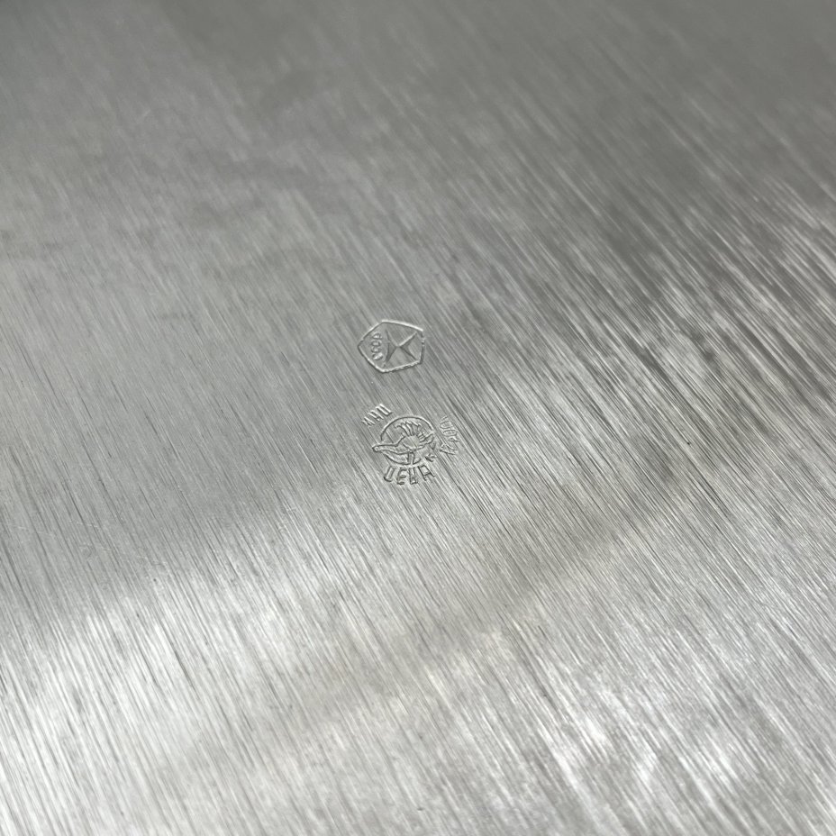 Поднос круглой формы с растительным декором, мНЦ (медь-никель-цинк), Кольчугинский завод цветных металлов, СССР, 1970-1990 гг.