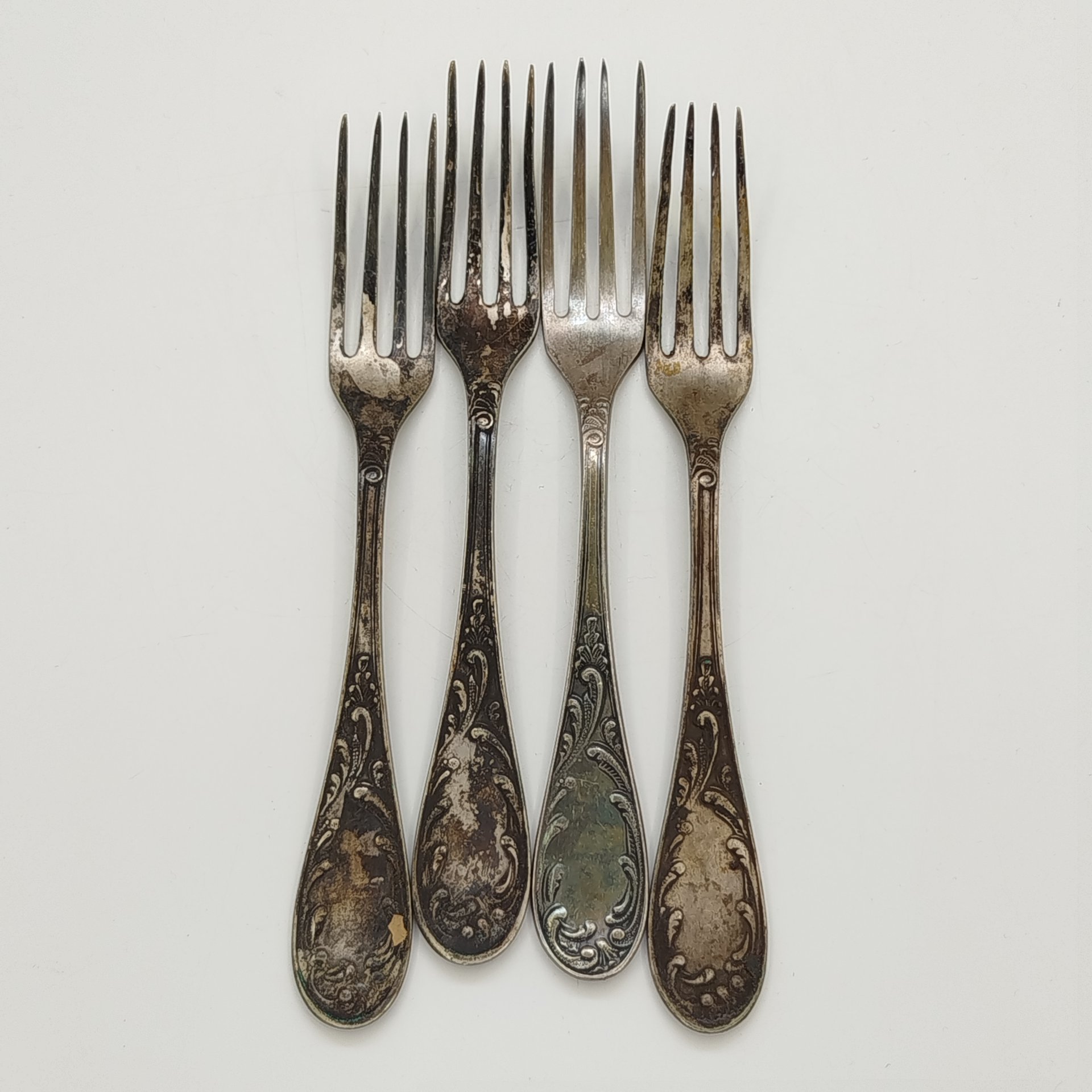 Набор из 4-х десертных вилок с флоральным декором