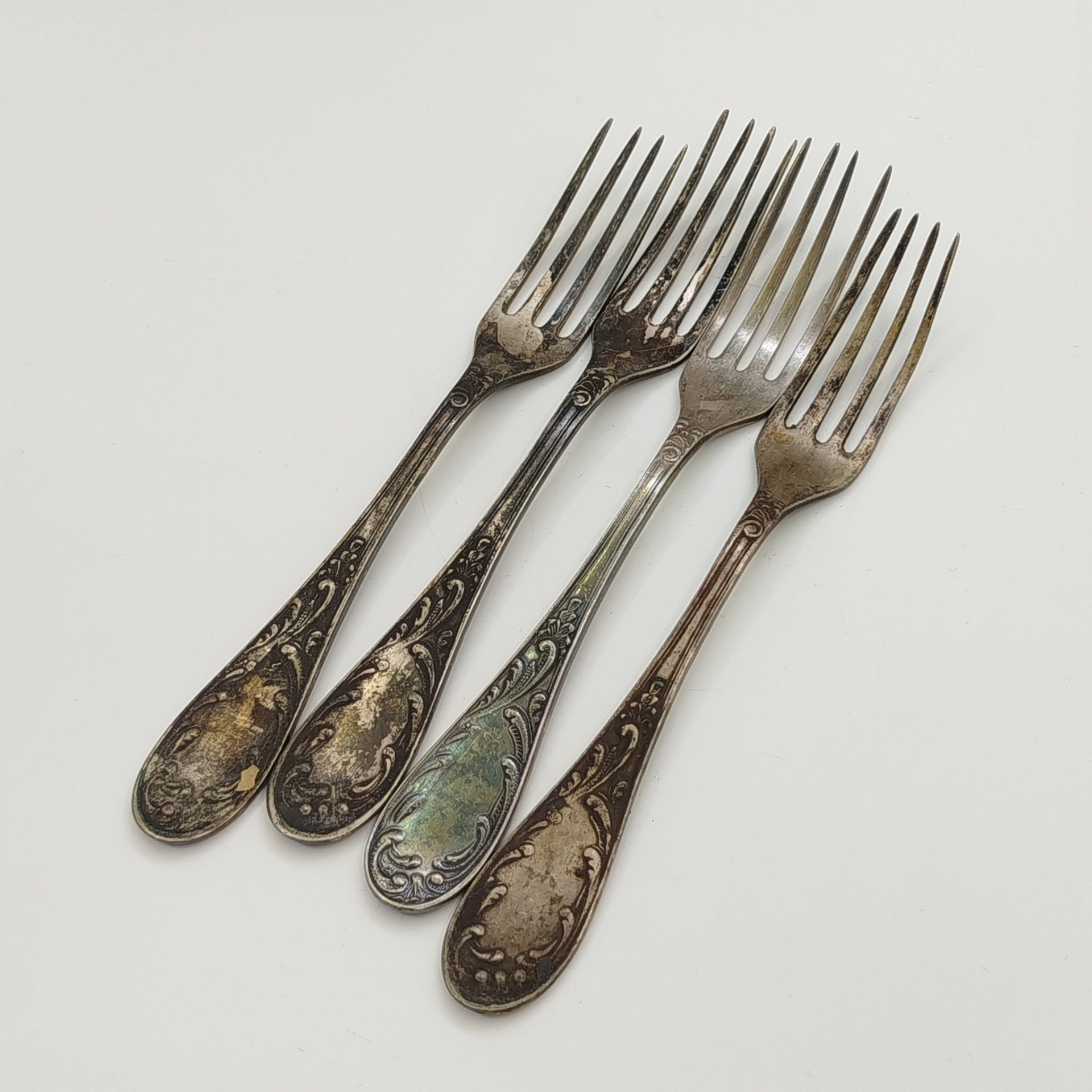 Набор из 4-х десертных вилок с флоральным декором