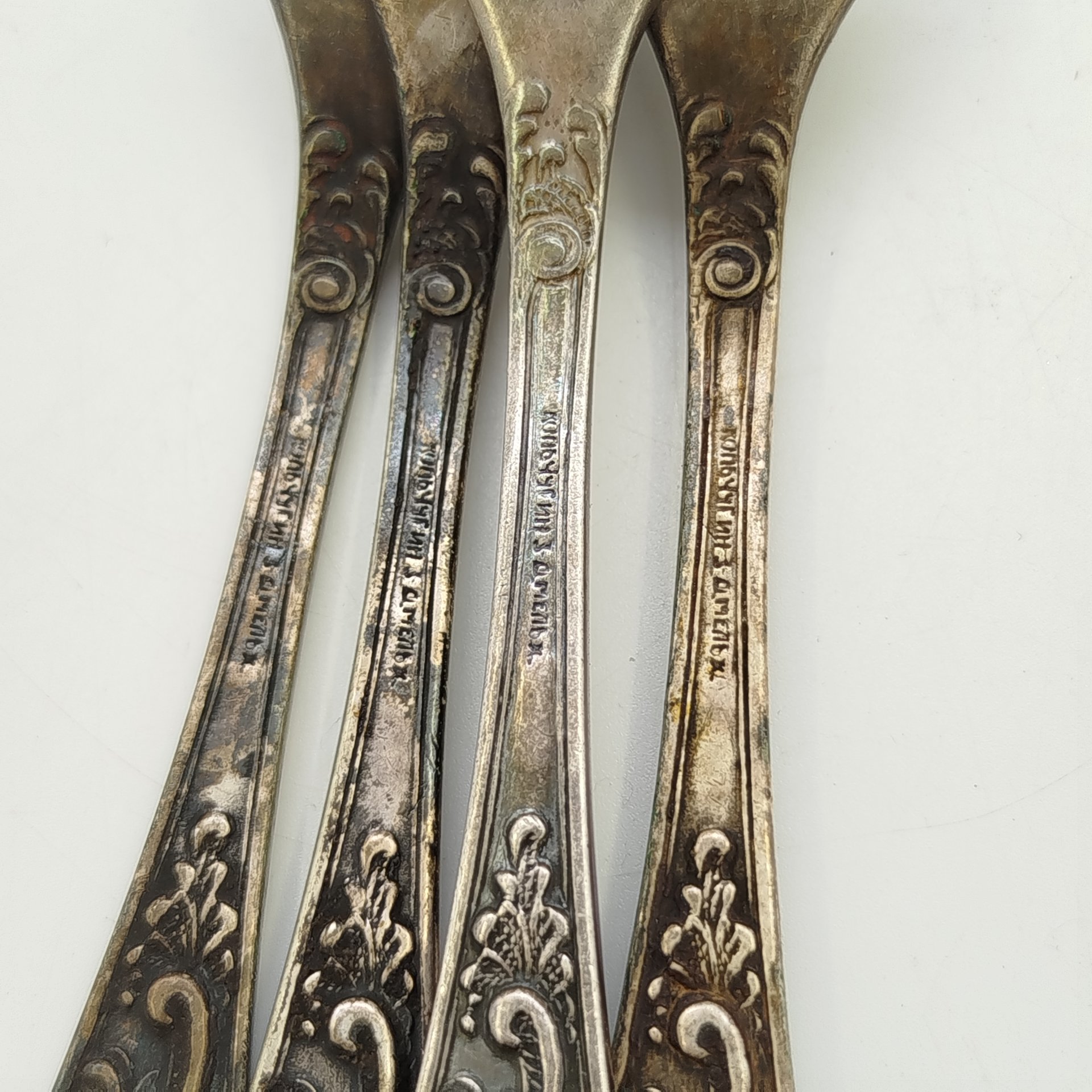 Набор из 4-х десертных вилок с флоральным декором