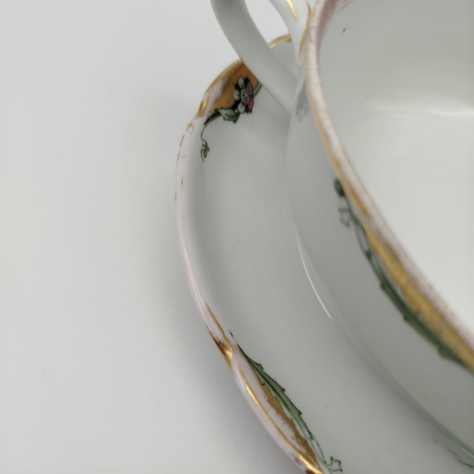 Терина (блюдо) для подачи горячих блюд с цветочным декором