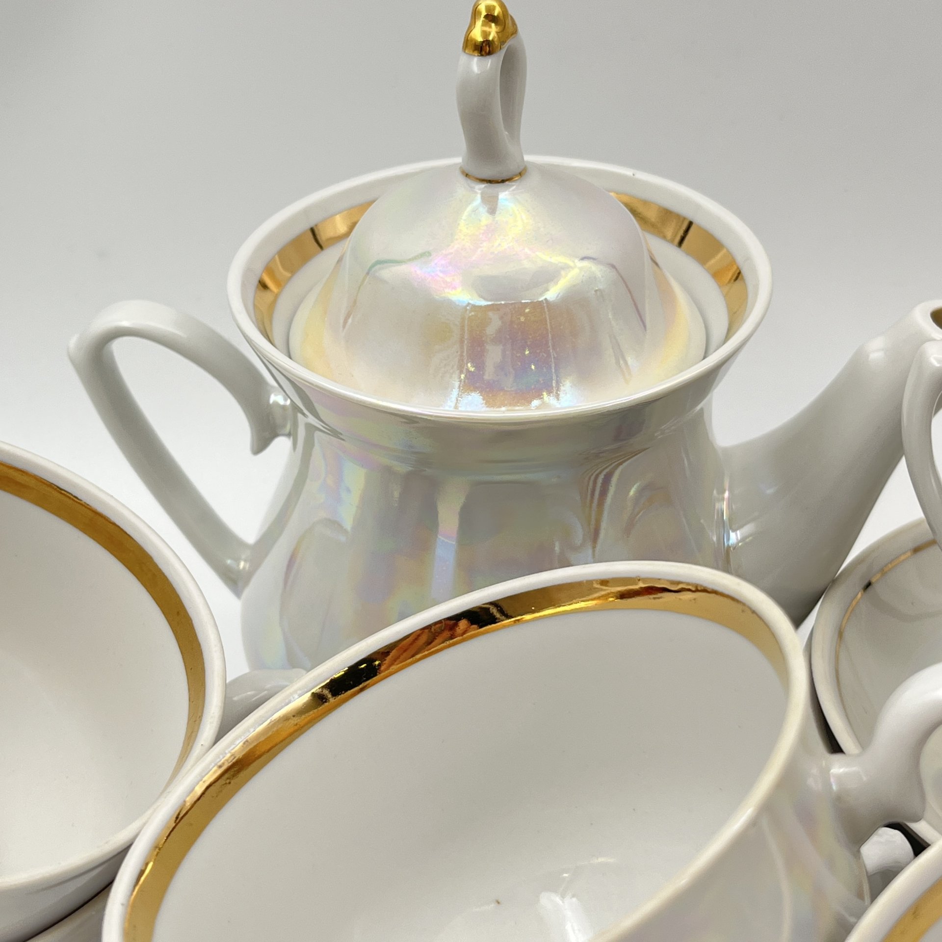 Сервиз чайный на 6 персон (14 предметов) с лаконичным декором, фарфор, золочение, люстр, Минский фарфорово-фаянсовый завод, СССР, 1968-1983 гг.