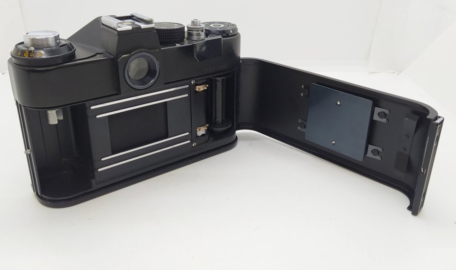 Фотоаппарат "Зенит-ЕТ" с объективом "Индустар 50-2" в оригинальном кофре, Красногорский механический завод (КМЗ)
