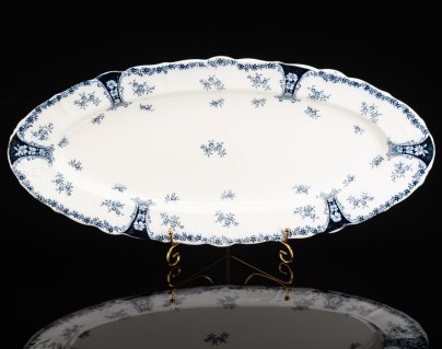 Блюдо овальной формы (большое) с цветочным декором в синей гамме, фаянс, деколь, J. & G. Meakin, Великобритания, 1907-1912 гг.