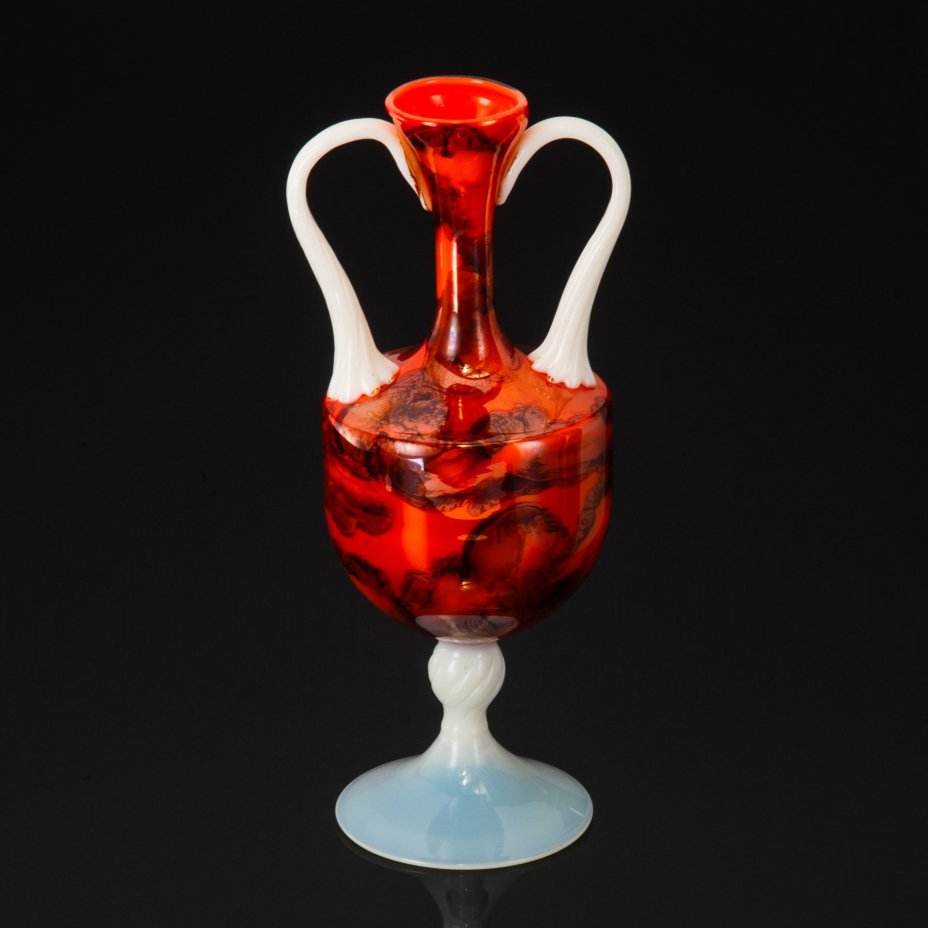 Ваза оранжевого цвета, с ручками и белой витой ножкой,  Vetreria la Toscana, Opaline Veritable, стекло, опаловое, гутная техника, люстр, Италия, 1950-1970 гг.