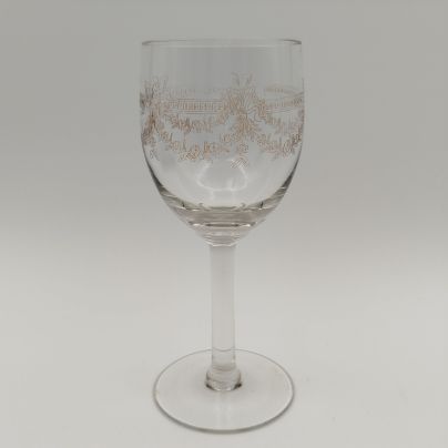 Бокал с орнаментом в виде меандра и гирлянды, стекло, травление (пантография), Россия, 1900-1940 гг.