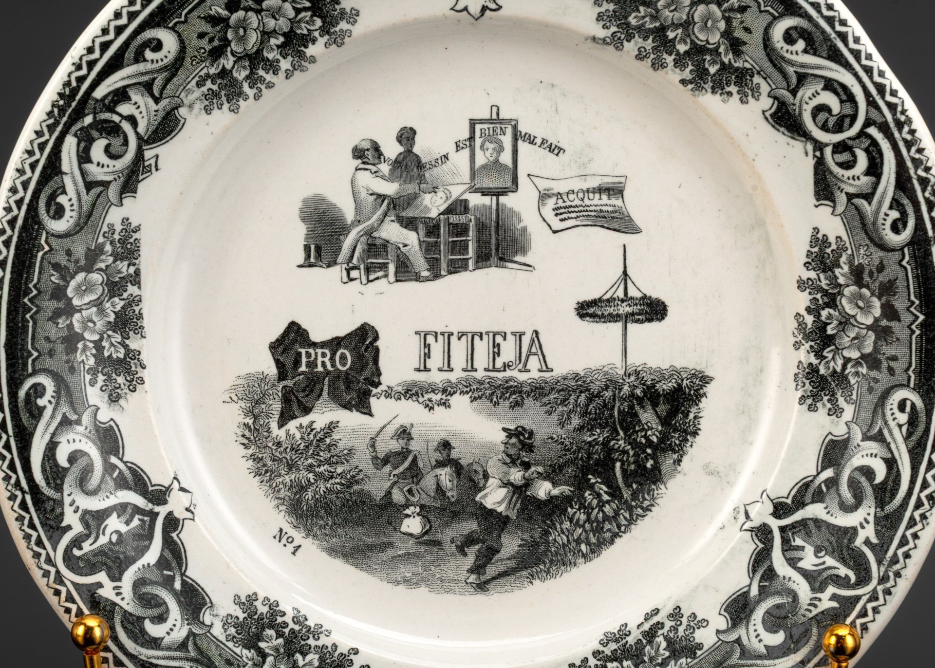 Тарелка с ребусом "Богатство, полученное нечестным путем, никогда не принесет пользы", фирма Lebeuf Milliet & Cie ("Creil at Montereau Faïenceries"), фаянс, деколь, Франция, 1860-1880 гг.