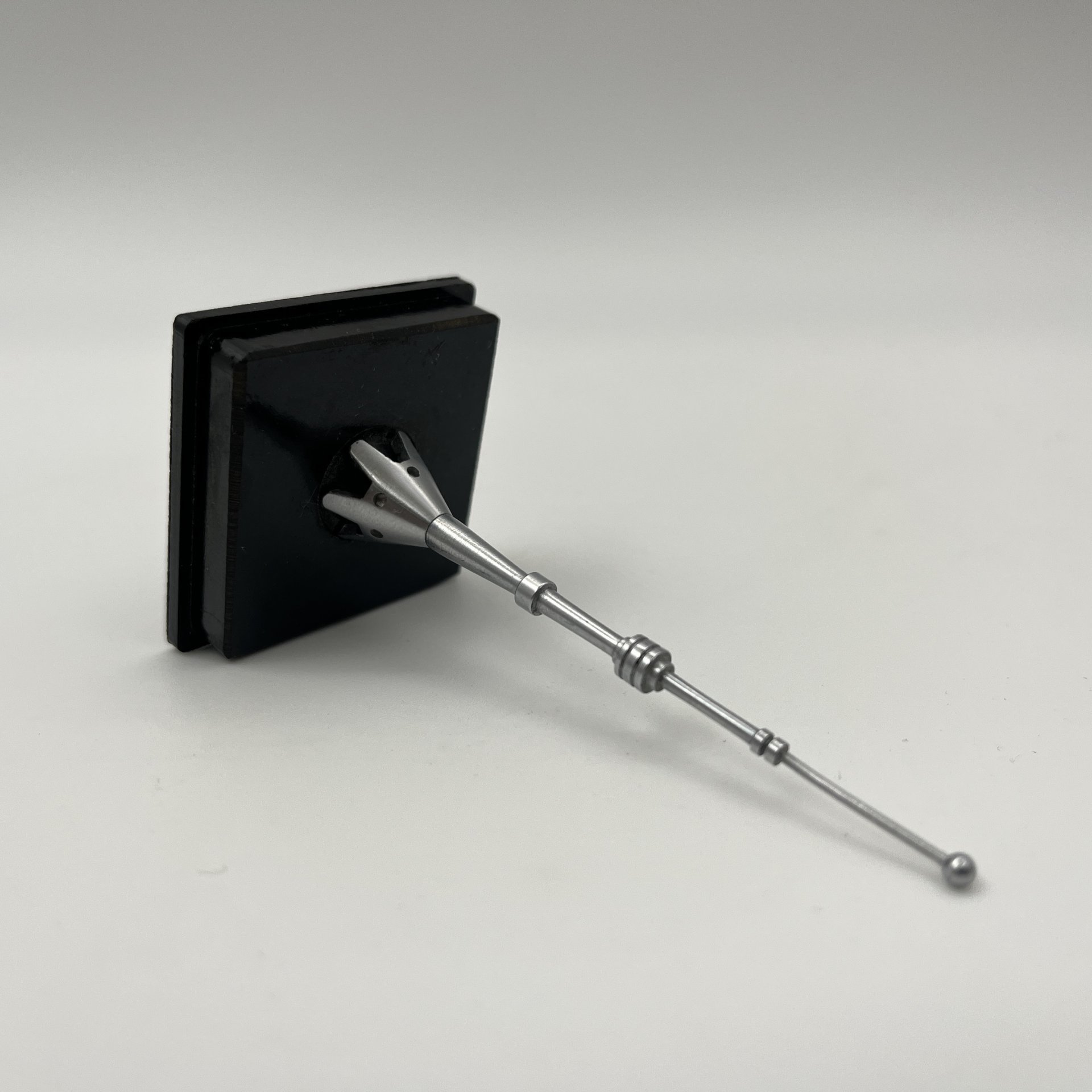 Винтажная сувенирная статуэтка "Останкинская башня", металл, пластик, СССР, 1960-1980 гг.